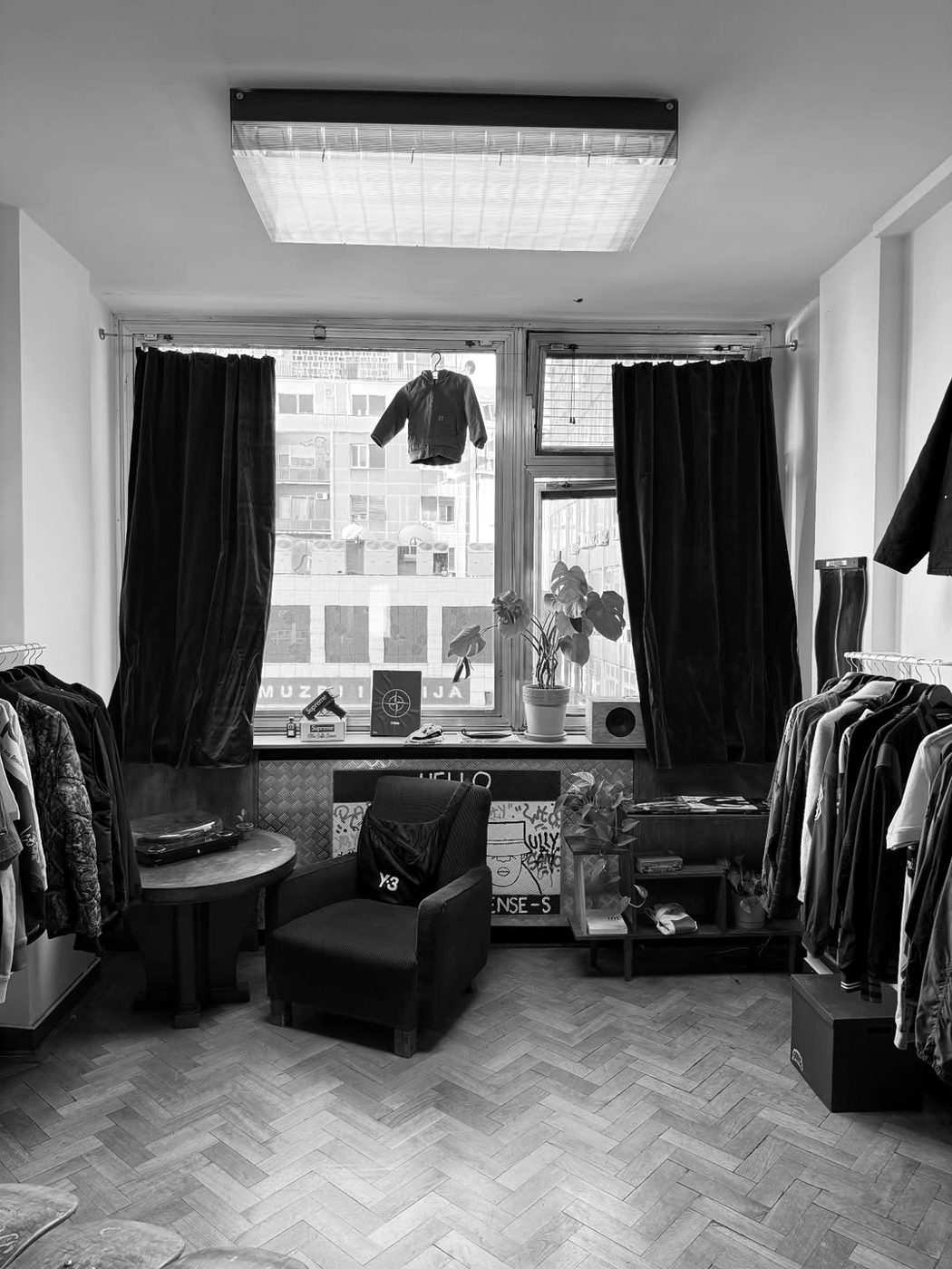 Rail.clothes